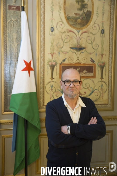 Cherif ouazani presente son nouveau livre