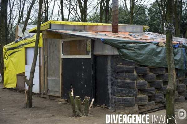 Champs sur Marne, école construite dans un bidonville roumain.
