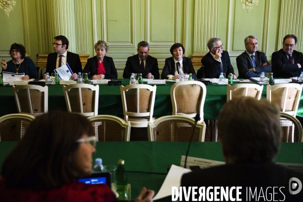 Regions et partenaires sociaux au ministere du travail.