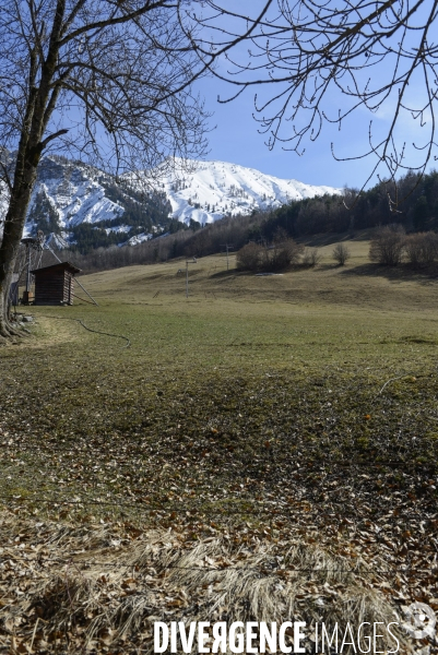 Chemin du Recueillement sur le site du crash de la Germanwings 1 an après.