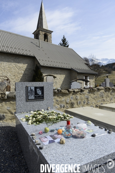 Chemin du Recueillement sur le site du crash de la Germanwings 1 an après.