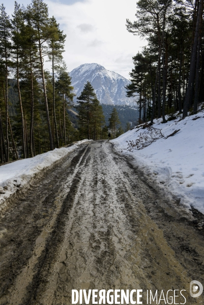 Chemin du Recueillement sur le site du crash de la Germanwings 1 an après.