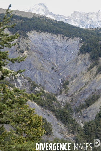 Chemin du Recueillement sur le site du crash de la Germanwings 1 an après.