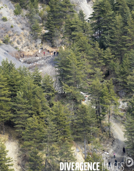 Chemin du Recueillement sur le site du crash de la Germanwings 1 an après.