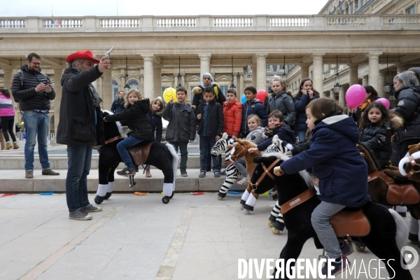 Mars 2016.A vos marques.Prets.Partez.Course de petits cheveaux au Jardin du Palais-Royal