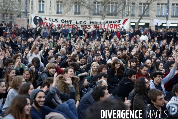 La Place de la Republique transformée en Forum