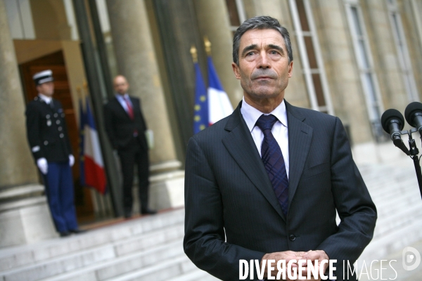 Nicolas SARKOZY reçoit Anders FOGH RASMUSSEN secrétaire général de l OTAN