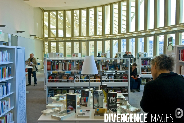 La mediatheque de la Canopee au forum des halles