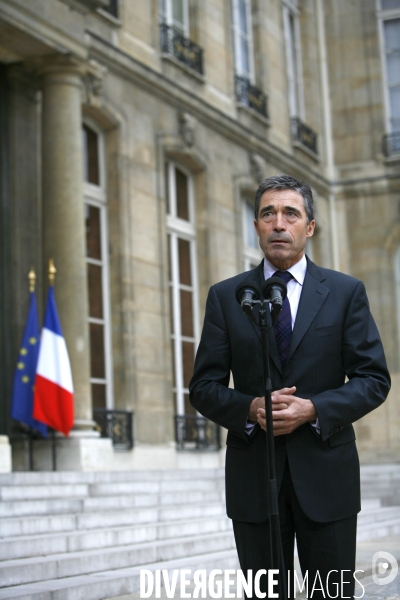 Nicolas SARKOZY reçoit Anders FOGH RASMUSSEN secrétaire général de l OTAN