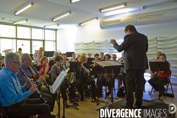 Au forum des Halles, la maison des pratiques artistiques amateur segroupe  trois salles de musiques pour les formations instrumentales et ensembles vocaux amateurs