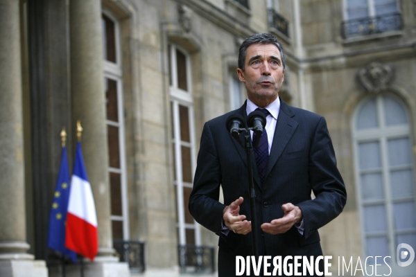 Nicolas SARKOZY reçoit Anders FOGH RASMUSSEN secrétaire général de l OTAN