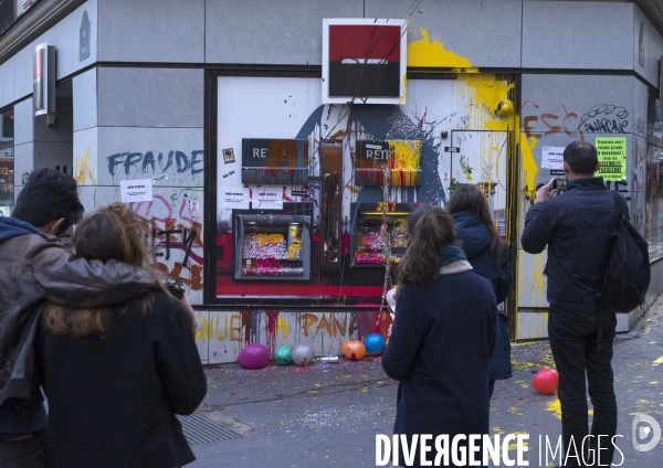 Société Générale taguée, bombée par les occupants de Nuit debout