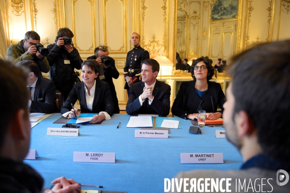 Manuel Valls reçoit les organisations de jeunesse