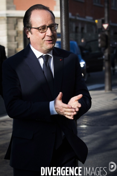 Francois Hollande inaugure l Institut Pierre-Gilles de Gennes.