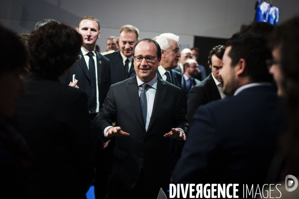 F. Hollande visite l entreprise Plastic Omnium.