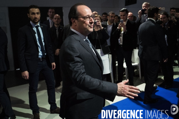 F. Hollande visite l entreprise Plastic Omnium.