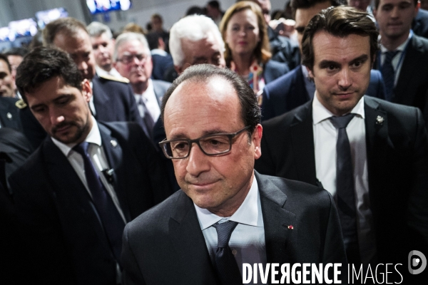 F. Hollande visite l entreprise Plastic Omnium.