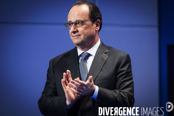F. Hollande visite l entreprise Plastic Omnium.