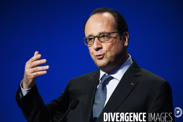 F. Hollande visite l entreprise Plastic Omnium.