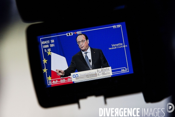 F. Hollande visite l entreprise Plastic Omnium.