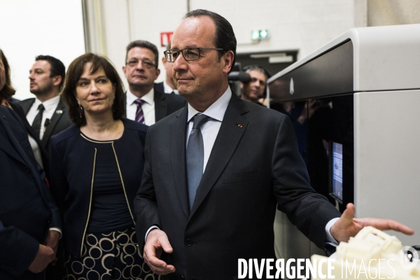 F. Hollande visite l entreprise Plastic Omnium.