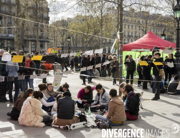 Nuit Debout place de la République à Paris.