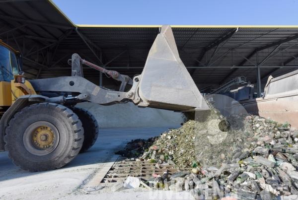 Société SOLOVER, centre de retraitement pour le recyclage du verre