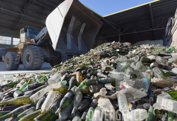 Société SOLOVER, centre de retraitement pour le recyclage du verre