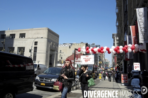 Retour a Manhattan # 01.a fille au cheveux rouge dans Fashion Avenue, la 7 eme.