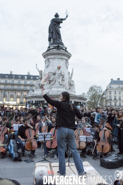 Nuit debout : orchestre debout