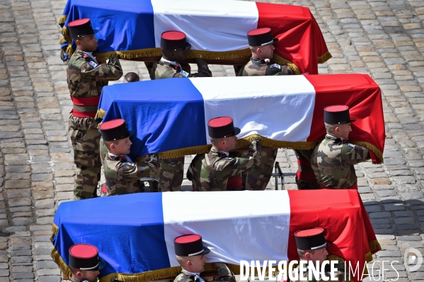 Hommage national aux Invalides pour les trois soldats morts au Mali