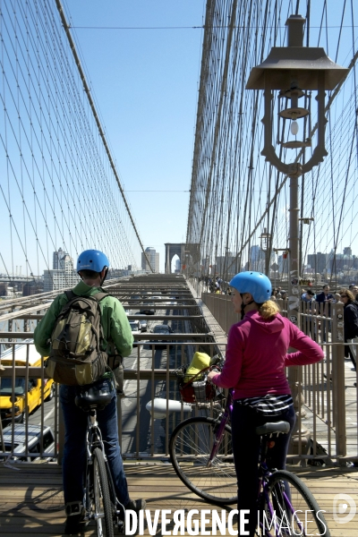Retour a Manhattan # 02.Deux cyclsites sur le pont de Brooklyn