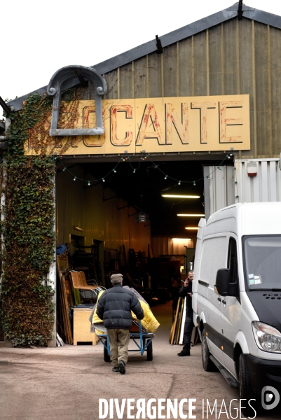 Marché aux puces de la porte de Saint-Ouen