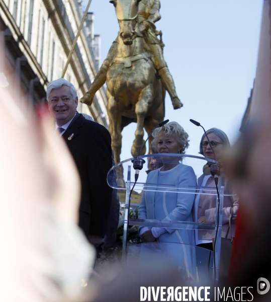 Jean Marie LE PEN, Bruno GOLLNISCH et Marie Christine ARNAUTU commemorent Jeanne d ARC