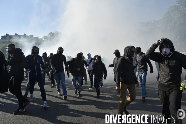 Mobilisation de la jeunesse contre le projet de la loi Travail El Khomri. Confrontation avec la police. Youth and El Khomeri law.