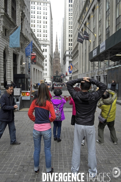 Illustration Avril 2016.Touristes chinois a Wall street