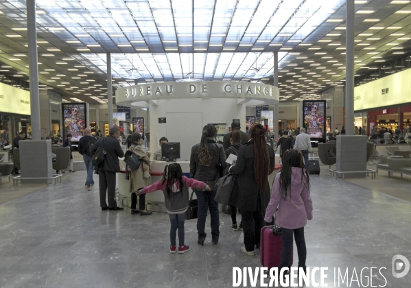 Illustration Avril 2016.Bureau de Change a l aeroport Roissy dans le terminal 2 D