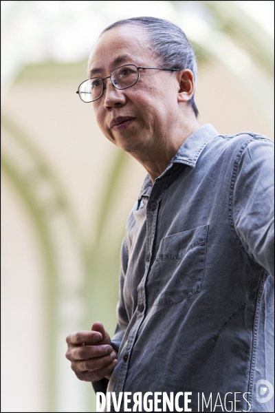 Portrait de l artiste HUANG YONG PING invité de Monumenta 2016 au Grand Palais,  devant son oeuvre   Empires 