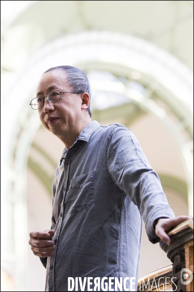 Portrait de l artiste HUANG YONG PING invité de Monumenta 2016 au Grand Palais,  devant son oeuvre   Empires 