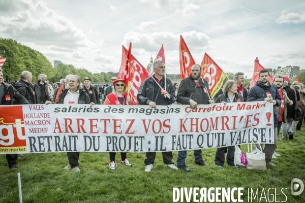 Meeting aux Invalides contre la loi travail