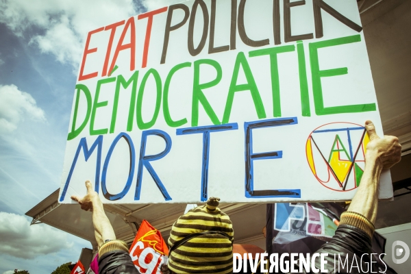 Meeting aux Invalides contre la loi travail